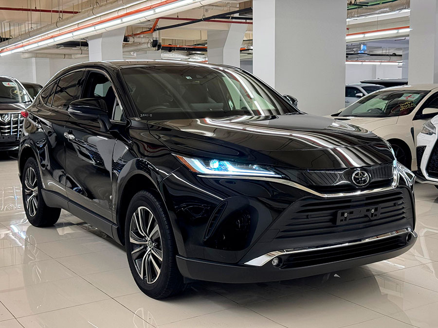 Toyota Harrier: Элегантный кроссовер с аристократическими корнями