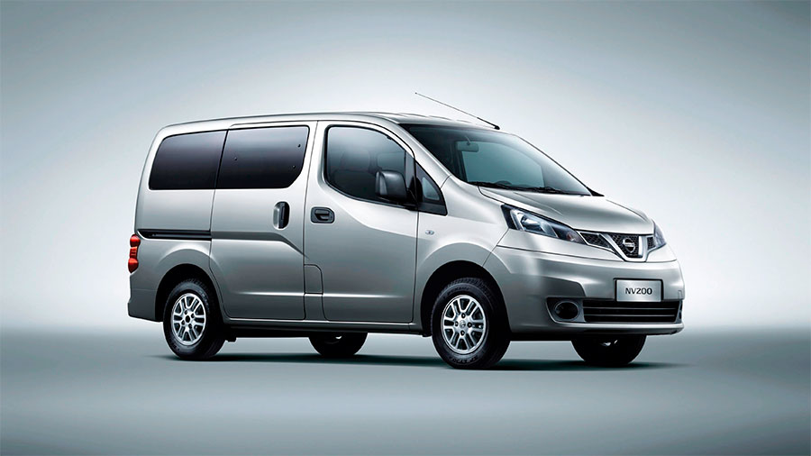 Nissan NV200: Универсальный компактный фургон для города и бизнеса