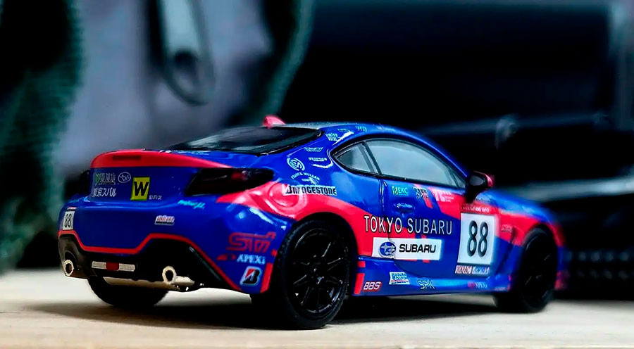 Subaru BRZ: Легендарное заднеприводное спортивное купе, созданное вместе с Toyota для энтузиастов вождения