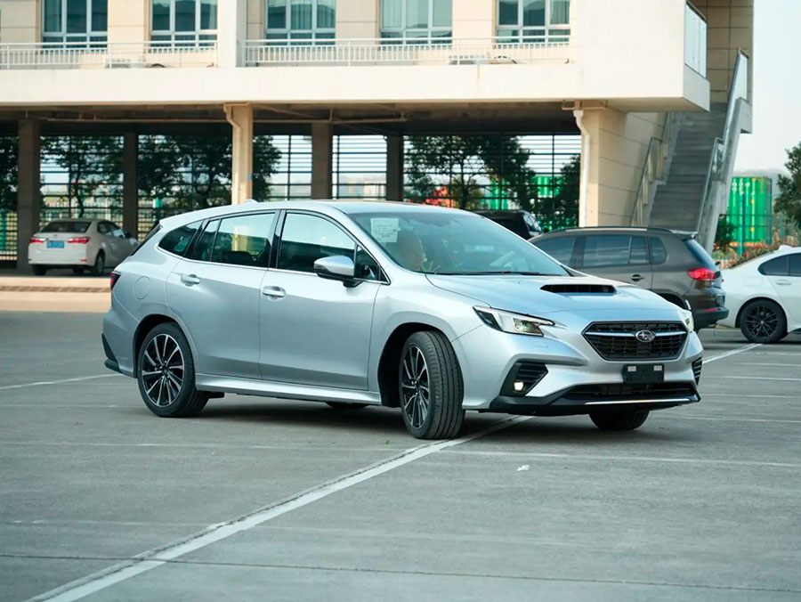 Subaru Dias Wagon: Японский кей-кар на платформе Daihatsu, переименованный минивэн для практичности